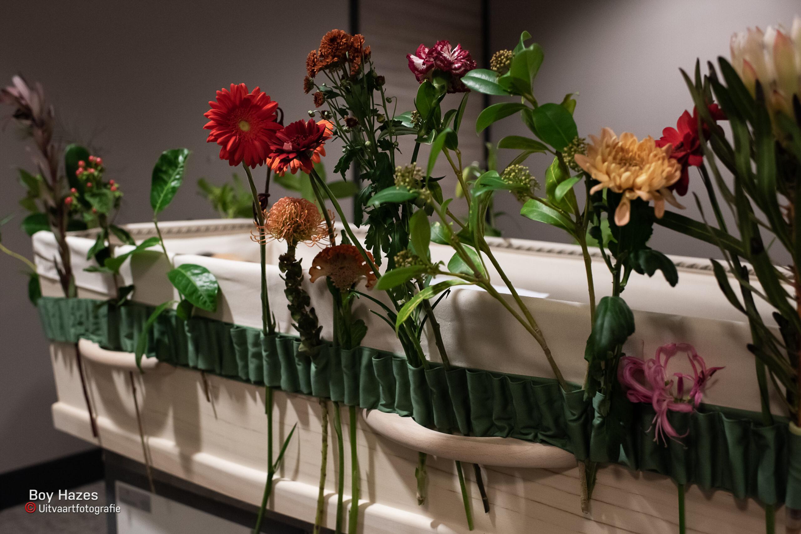 Bloemenband Donkergroen foto Boy Hazes