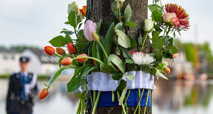 Tree Bloemenband Special Commemoration May 04 photo Patrick Hesse